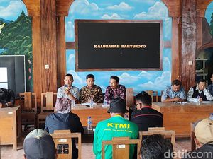 Pamong Dinilai Tak Netral Pemilu, Warga Geruduk Kantor Lurah Banyuroto
