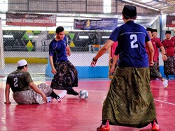 Silaturahmi ke Cirebon, Gibran Main Futsal Bareng Gus Se-Pulau Jawa