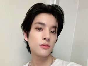 Jake ENHYPEN Minta Maaf Minum Starbucks di Live, Tuai Pujian Fans Jake ENHYPEN Minta Maaf Minum Starbucks di Live, Tuai Pujian Fans