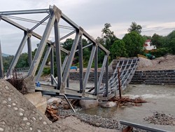 Jembatan Sementara Dibangun di Luwu Utara Ambruk Diterjang Banjir