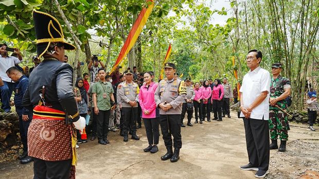 Kapolri Jenderal Listyo Sigit Prabowo meresmikan Sumur Bor Polri Presisi di Gunungkidul, DIY (dok. Istimewa)