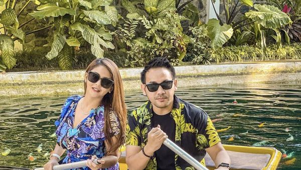 Keseruan Jenita Janet Saat Makan Malam dan Sarapan di Perahu