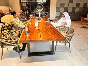 Menparekraf Sandiaga Bertemu Bos Properti Dubai, Ini Hasilnya