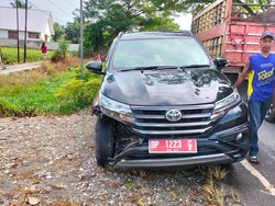Detik-detik Mobil Dinas Camat di Luwu Timur Tabrak Pemotor hingga Tewas