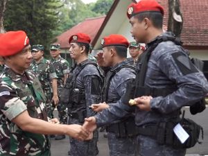 Bareng KSAD-Danjen Kopassus, Panglima TNI Cek Sat-81 Kopassus di Cijantung