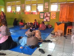 Bangunan Sekolah Jadi Lokasi Pengungsian, Ini Nasib Siswa SDN 2 Sukamulya