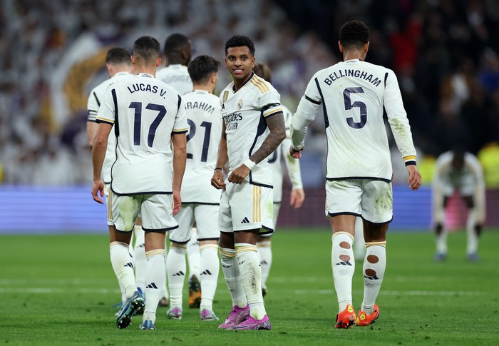 Real Madrid Soccer Football - LaLiga - Real Madrid v Villarreal - Santiago Bernabeu, Madrid, Spain - December 17, 2023 Real Madrid's Rodrygo celebrates scoring their second goal with Jude Bellingham REUTERS/Isabel Infantes