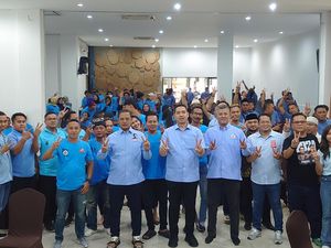Dekati Pedagang, Relawan Prabowo-Gibran Cilegon Targetkan Menang 1 Putaran Dekati Pedagang, Relawan Prabowo-Gibran Cilegon Targetkan Menang 1 Putaran