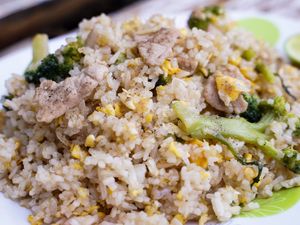 Resep Nasi Goreng Ayam dan Brokoli yang Padat Nutrisi Untuk Sarapan Mantap