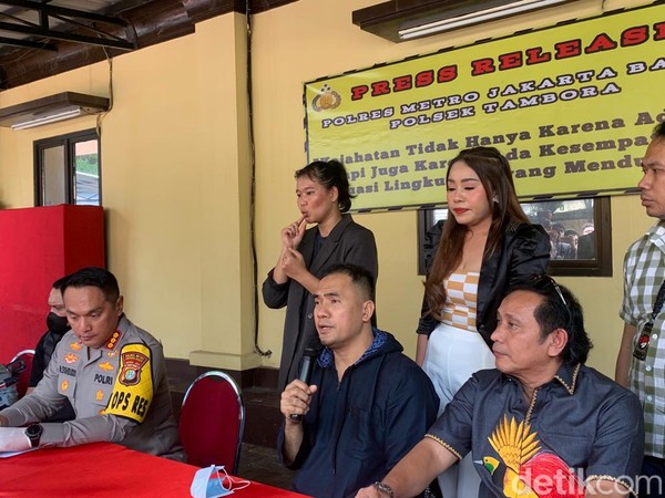 Saipul Jamil di Polsek Tambora, Jakarta Barat, 6 Januari 2024. (Mulia Budi/detikcom)