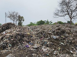 Sampah di TOSS Center Klungkung Menggunung Imbas Penutupan TPA Sente