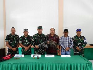 Eks Kombatan GAM Serahkan Senjata AK-47, 2 Granat ke Kodim Aceh Tamiang