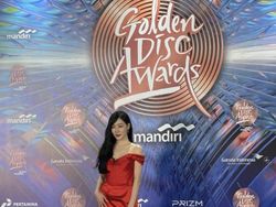 Gaya Artis KPop di Golden Disc Awards 2024, Tiffany Young Pakai Gaun Merah