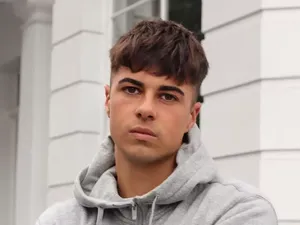 Anggota Angkatan Laut Kerajaan Inggris Dipecat, Ketahuan Bikin Konten OnlyFans