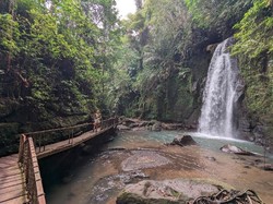 Bosan ke Pantai? Ini Air Terjun Tersembunyi di Bali yang Cantik