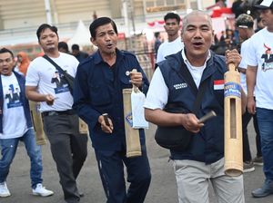 Aksi Pendukung di Debat Ketiga Pilpres 2024