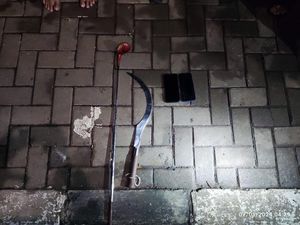 Polres Jaksel Amankan Remaja Hendak Tawuran, Celurit dan Stik Golf Disita Polres Jaksel Amankan Remaja Hendak Tawuran, Celurit dan Stik Golf Disita