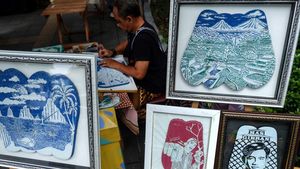 Kerajinan Sandal Ukir di Solo Tembus Pasar Mancanegara