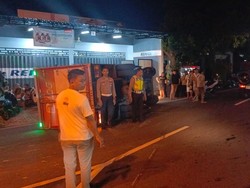 Diduga Mabuk, Sopir Truk Boks Terguling Nyaris Diamuk Warga di Abiansemal