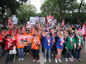 Relawan Emak-emak Semangati Ganjar Debat Capres: Yakin Menguasai