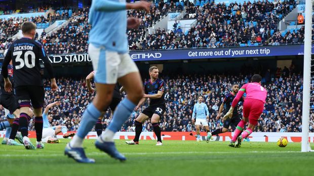 Soccer Football -  FA Cup - Third Round - Manchester City v Huddersfield Town - Etihad Stadium, Manchester, Britain - January 7, 2024 Manchester City's Julian Alvarez scores their second goal REUTERS/Carl Recine