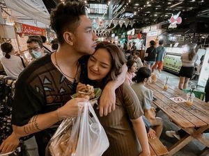 Mesranya Krisjiana Baharudin dan Siti Badriah Saat Makan Bakso dan Ayam Goreng