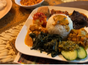 Warung Nasi Padang Hadir di Belanda, Seporsi Rp 300 Ribuan Warung Nasi Padang Hadir di Belanda, Seporsi Rp 300 Ribuan
