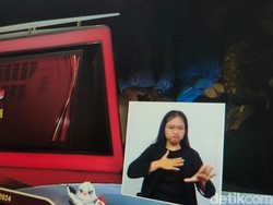 Aksi Seru Juru Bahasa Isyarat Debat Capres, Netizen: Mood Banget!