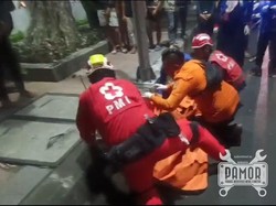 Pemotor Tanpa Identitas Tewas Usai Tabrak Tiang PJU di Surabaya