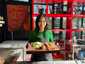 Sedapnya Steak Saus Chimicuri hingga Asam-Asam Iga ala Veronica Tan