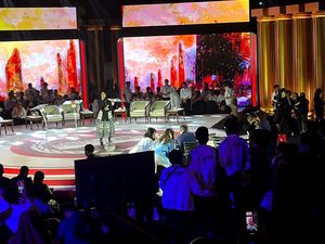 Sempat Hampiri Moderator Debat, Grace Natalie Tanyakan Hal Ini Sempat Hampiri Moderator Debat, Grace Natalie Tanyakan Hal Ini
