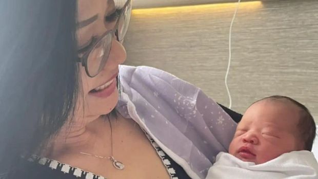 5 Potret Baby Avery, Anak Pertama Kevin Sanjaya dan Valencia Tanoesoedibjo