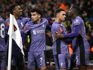 Skuad Pincang Gak Jadi Masalah buat Liverpool Skuad Pincang Gak Jadi Masalah buat Liverpool