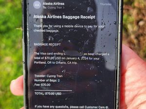Ajaib, iPhone Masih Hidup Usai Jatuh dari Boeing 737 Max yang Jebol