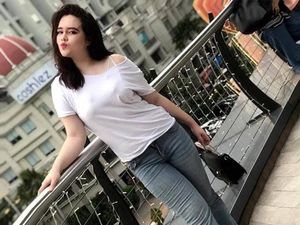 Model Katie Laeremans Tetap Pede dengan Penampilan Baru