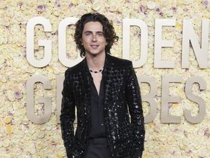 Pacari Seorang Ibu, Timothee Chalamet Disebut Ikut Urus Anak Kylie Jenner Pacari Seorang Ibu, Timothee Chalamet Disebut Ikut Urus Anak Kylie Jenner