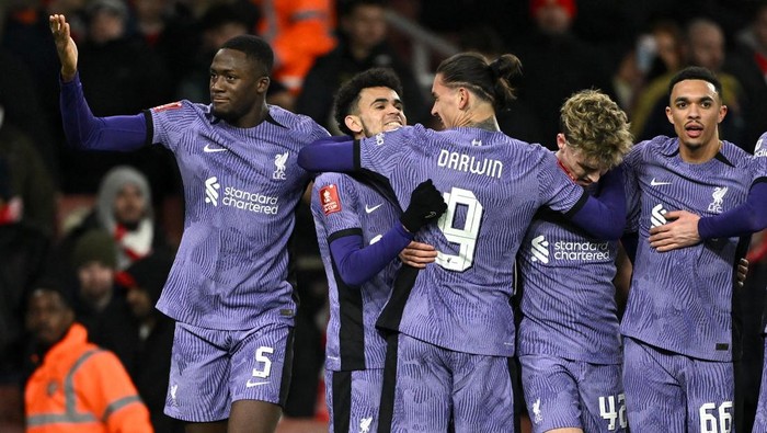 Soccer Football -  FA Cup - Third Round - Arsenal v Liverpool - Emirates Stadium, London, Britain - January 7, 2024 Liverpools Luis Diaz celebrates scoring their second goal with Darwin Nunez REUTERS/Dylan Martinez