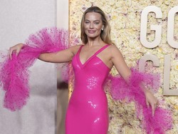 Penampilan Selena Gomez-Gillian Anderson di Red Carpet Golden Globes