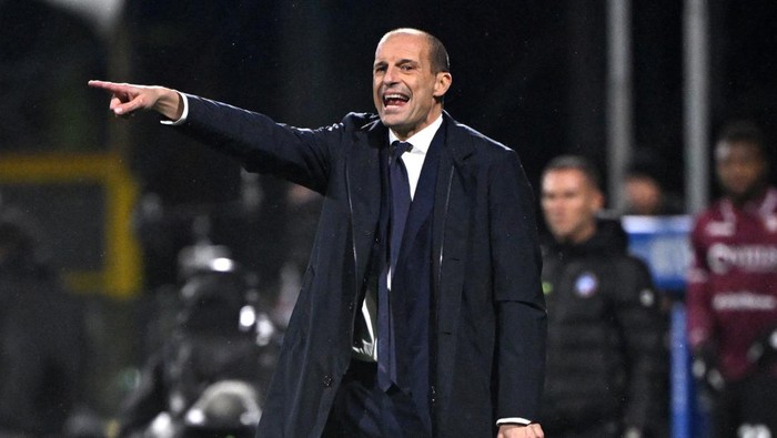 Soccer Football - Serie A - Salernitana v Juventus - Stadio Arechi, Salerno, Italy - January 7, 2024 Juventus coach Massimiliano Allegri reacts REUTERS/Alberto Lingria