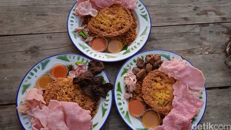 Sigadang: Lamaknyo! Nasi Goreng Padang Berlauk Paru dan Kalio Daging