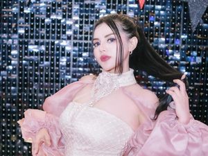 Novi Rizki Bikin Getar Cikini, Banjir Saweran dari Para Artis Novi Rizki Bikin Getar Cikini, Banjir Saweran dari Para Artis