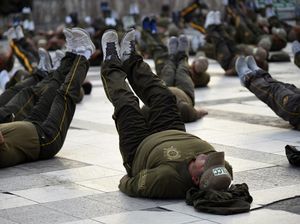 Polisi Bolivia Wajib Olahraga Demi Tingkatkan Pelayanan, Begini Potretnya