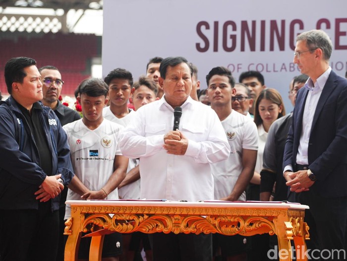 Garuda Yaksa Football Academy yang didirikan Prabowo Subianto menjalin kerja sama dengan Aspire Academy Qatar. Kerja sama bertujuan mengembangkan akademi sepak bola berkelas di Indonesia, Senin (8/1/2024).