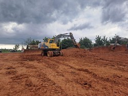 Pj Bupati Sebut Kantong Parkir Truk di Parungpanjang Rampung Akhir Januari