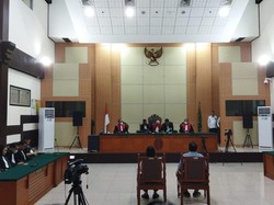 Tok! Haris Azhar-Fatia Divonis Bebas di Kasus Lord Luhut