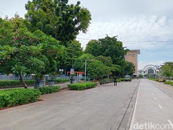 Bukan Jakarta Kota, Ini Stasiun Pertama di Jakarta yang Kini Jadi Lahan Parkir