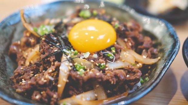 konsumsi telur mentah