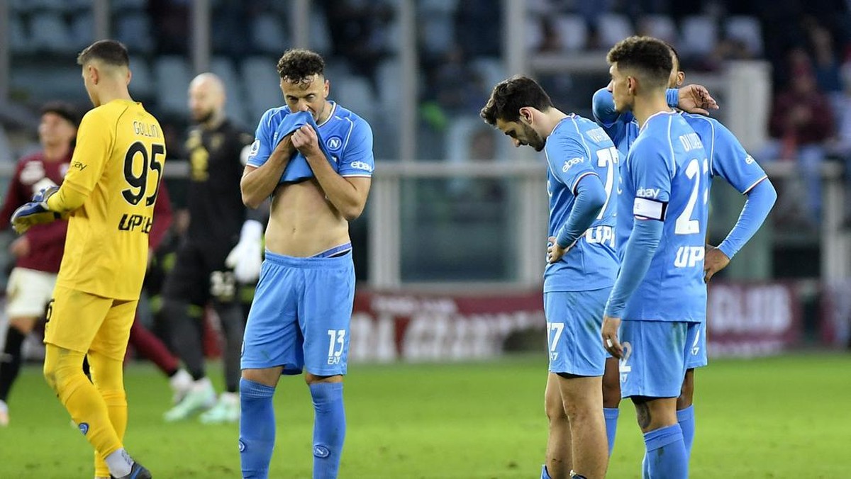 Napoli makin terjun bebas bersama Walter Mazzarri (REUTERS/MASSIMO PINCA)