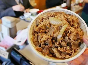 5 Orang Ini Tajir Melintir Berkat Jualan Nasi Campur dan Gyudon