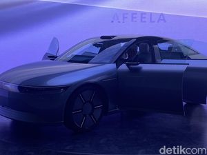 Sony dan Honda Pamer Sedan Afeela Terbaru: Masuk Panggung Pakai Stik PS5 Sony dan Honda Pamer Sedan Afeela Terbaru: Masuk Panggung Pakai Stik PS5